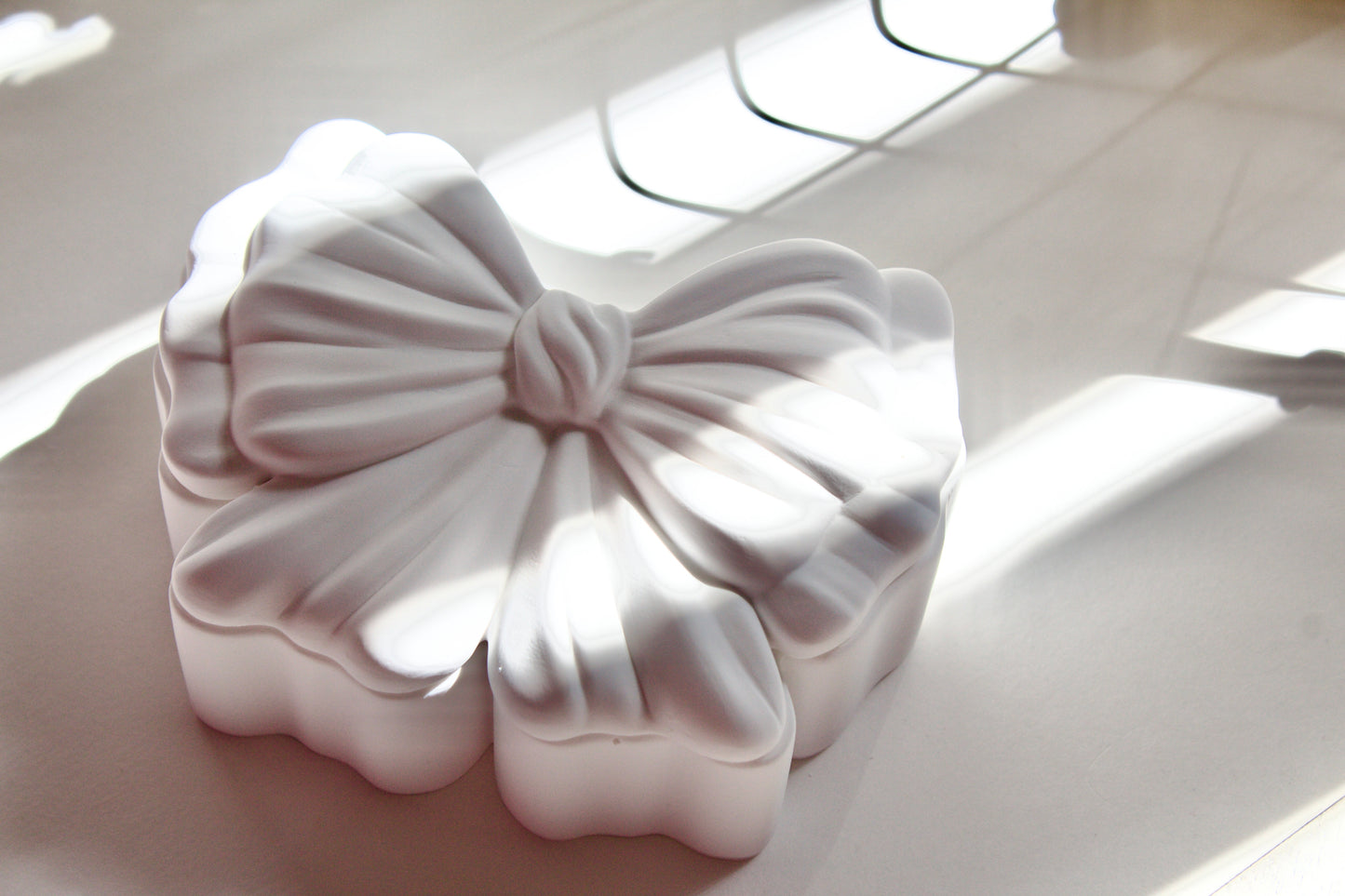 Bow trinket dish